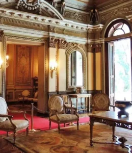 Descubra os cenários de Bridgerton em Minas Gerais